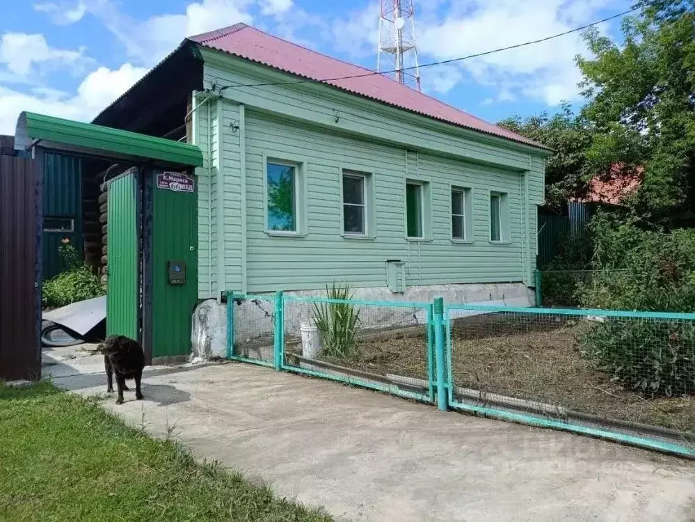 Дом в Челябинская область, Касли ул. Карла Маркса, 66 (50 м) - Фото 1