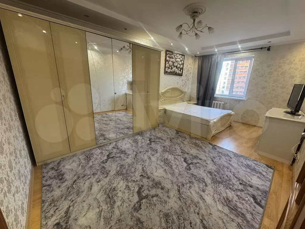 1-к. квартира, 40 м, 10/10 эт. - Фото 1
