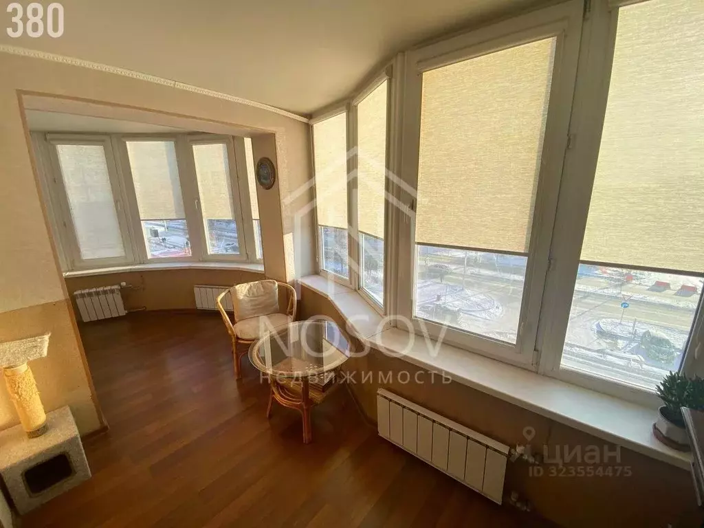 2-к кв. Ханты-Мансийский АО, Сургут Комсомольский просп., 19 (70.9 м) - Фото 2