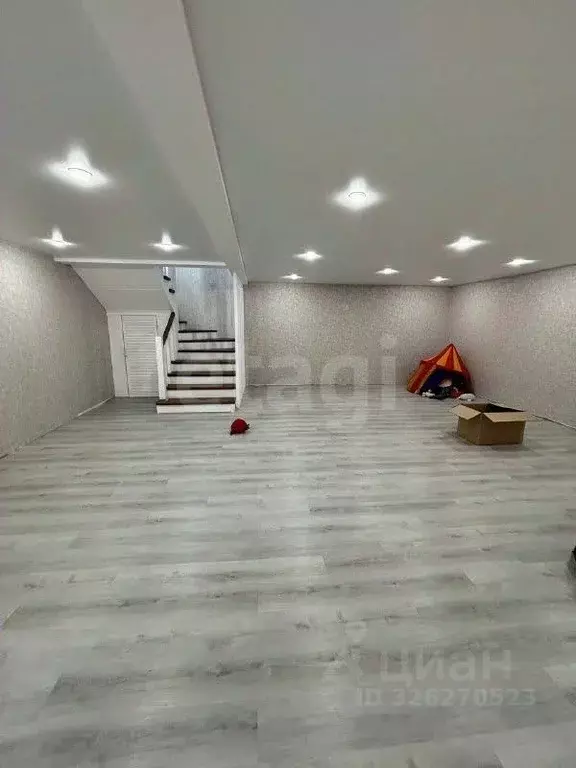 Дом в Челябинская область, Миасс ул. Либединского, 69 (220 м) - Фото 2