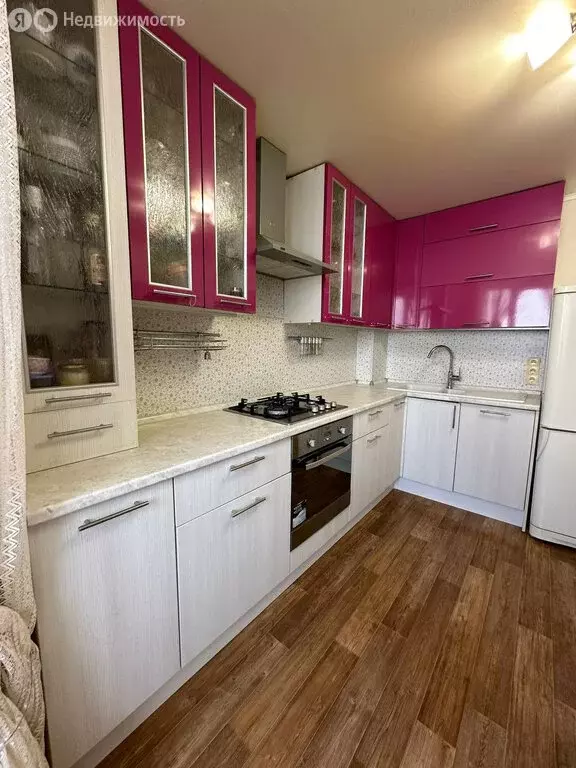 3-комнатная квартира: Саратов, улица имени К.П. Панченко, 2 (84 м) - Фото 0