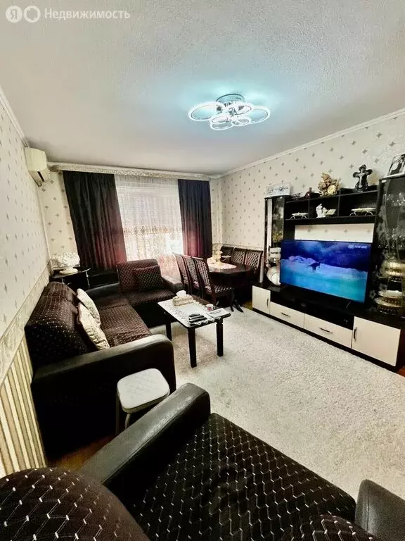 3-комнатная квартира: Батайск, улица Ушинского, 9А (65 м) - Фото 1