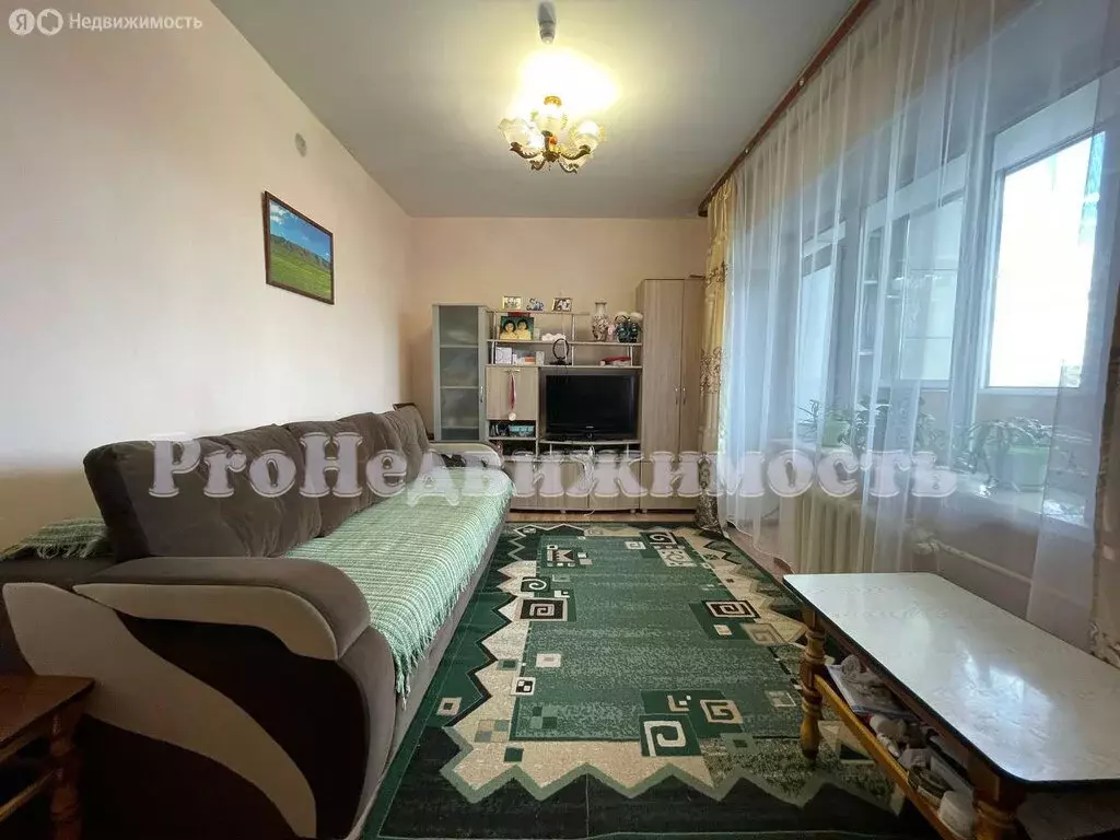 2-комнатная квартира: Кызыл, микрорайон Спутник, Убсу-Нурская улица, ... - Фото 1