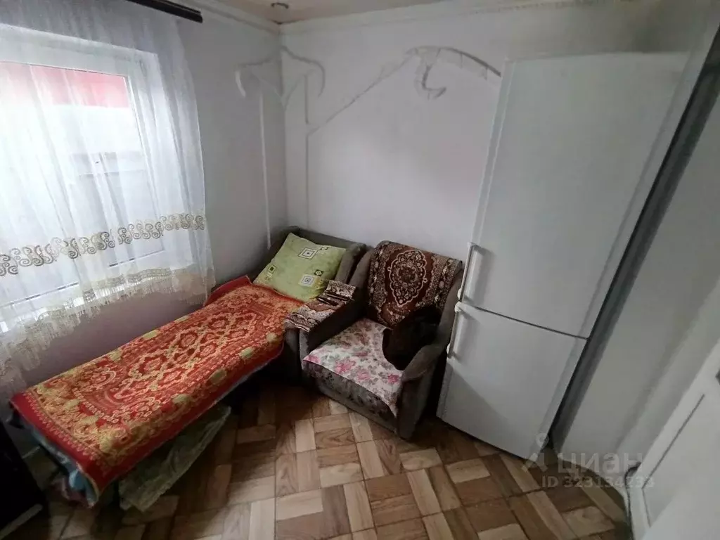 Дом в Краснодарский край, Армавир Железнодорожная ул., 49А (45 м) - Фото 2