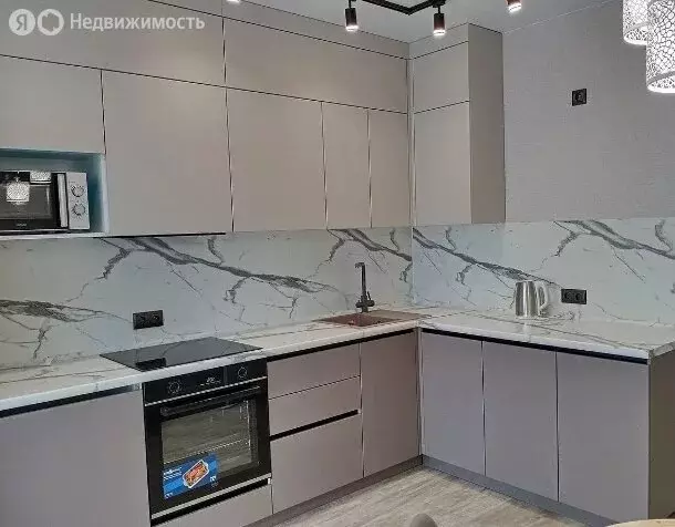 1-комнатная квартира: Тюмень, улица Фармана Салманова, 16 (40 м) - Фото 1