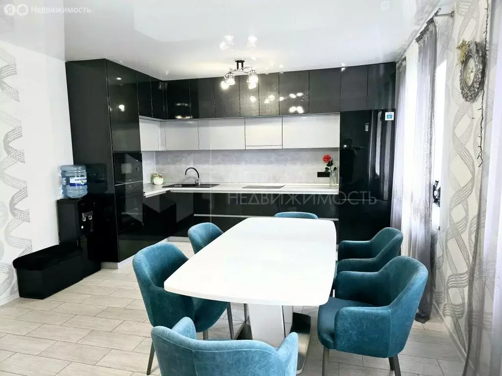 4-комнатная квартира: Тюмень, улица Республики, 86к3 (149.5 м) - Фото 2