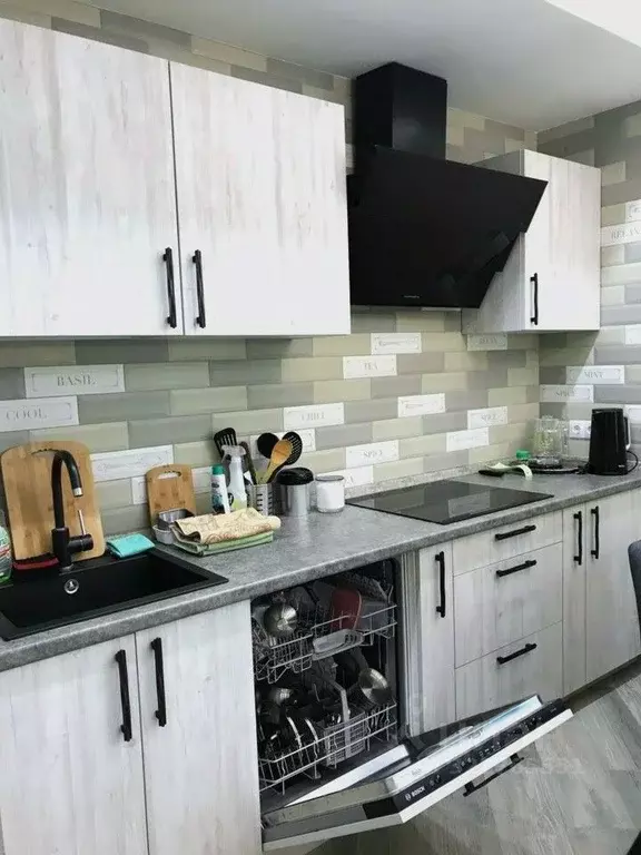 1-к кв. Крым, Евпатория ул. Полупанова, 27Д (50.7 м) - Фото 1