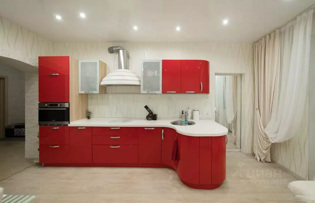 2-к кв. Ямало-Ненецкий АО, Ноябрьск ул. Изыскателей, 32А (59.9 м) - Фото 1