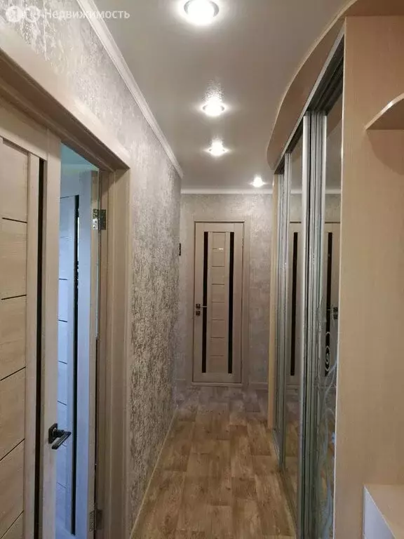 3-комнатная квартира: Саратов, Кузнечная улица, 28/42 (70 м) - Фото 0
