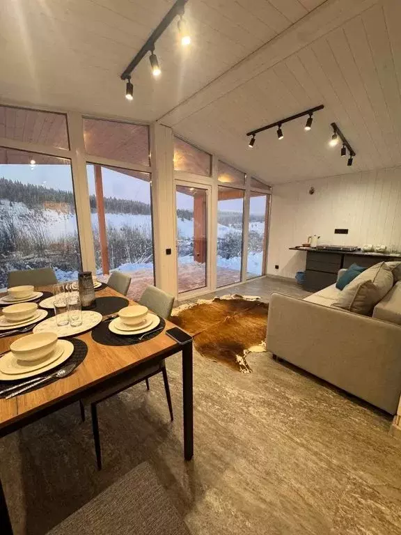 Дом в Пермский край, Губахинский муниципальный округ, Усьва рп ул. ... - Фото 2