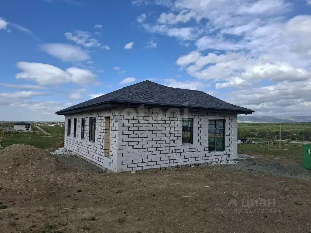 Дом в Крым, Симферопольский район, Добровское с/пос, с. Краснолесье ... - Фото 1