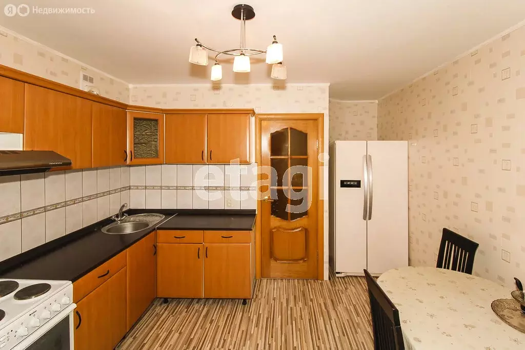 3-комнатная квартира: Тюмень, улица Федюнинского, 19 (73.7 м) - Фото 2