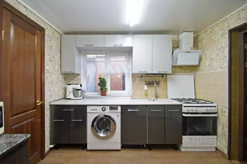 Дом в Омская область, Омск ул. 3-я Кировская, 24 (68 м) - Фото 1