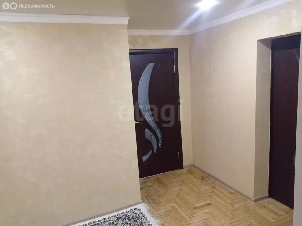 3-комнатная квартира: Нальчик, улица Кирова, 2 (64.2 м) - Фото 2