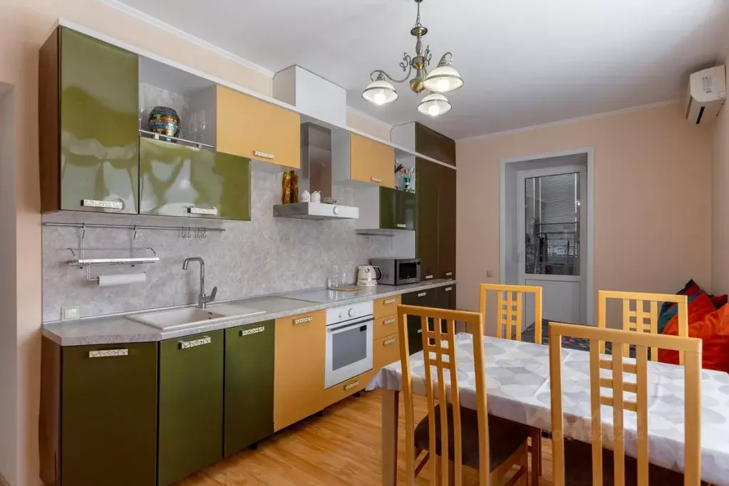 2-к кв. Астраханская область, Астрахань ул. Савушкина, 4к2 (69.5 м) - Фото 1