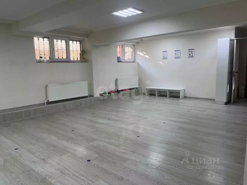 Помещение свободного назначения в Крым, Алушта ул. Красноармейская (57 ... - Фото 2