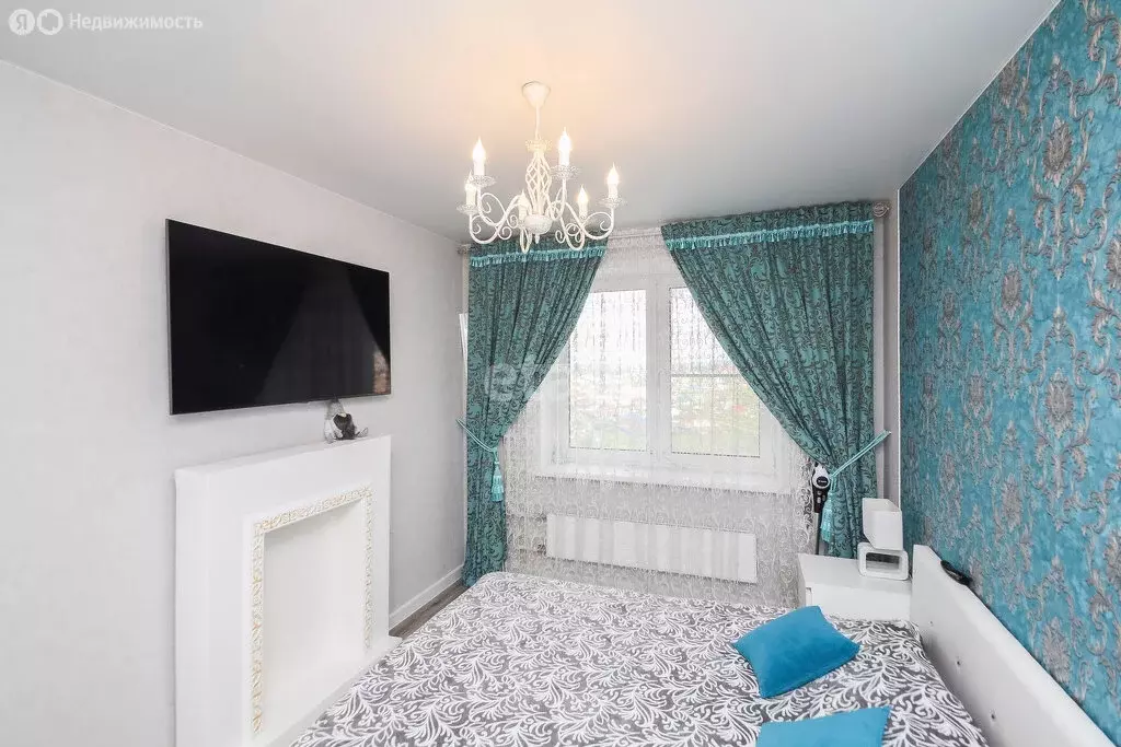 1-комнатная квартира: Тюмень, улица Тимофея Чаркова, 28 (39.6 м) - Фото 1