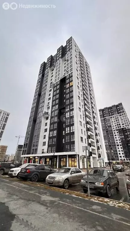 3-комнатная квартира: Тюмень, улица Фармана Салманова, 18 (150.1 м) - Фото 1