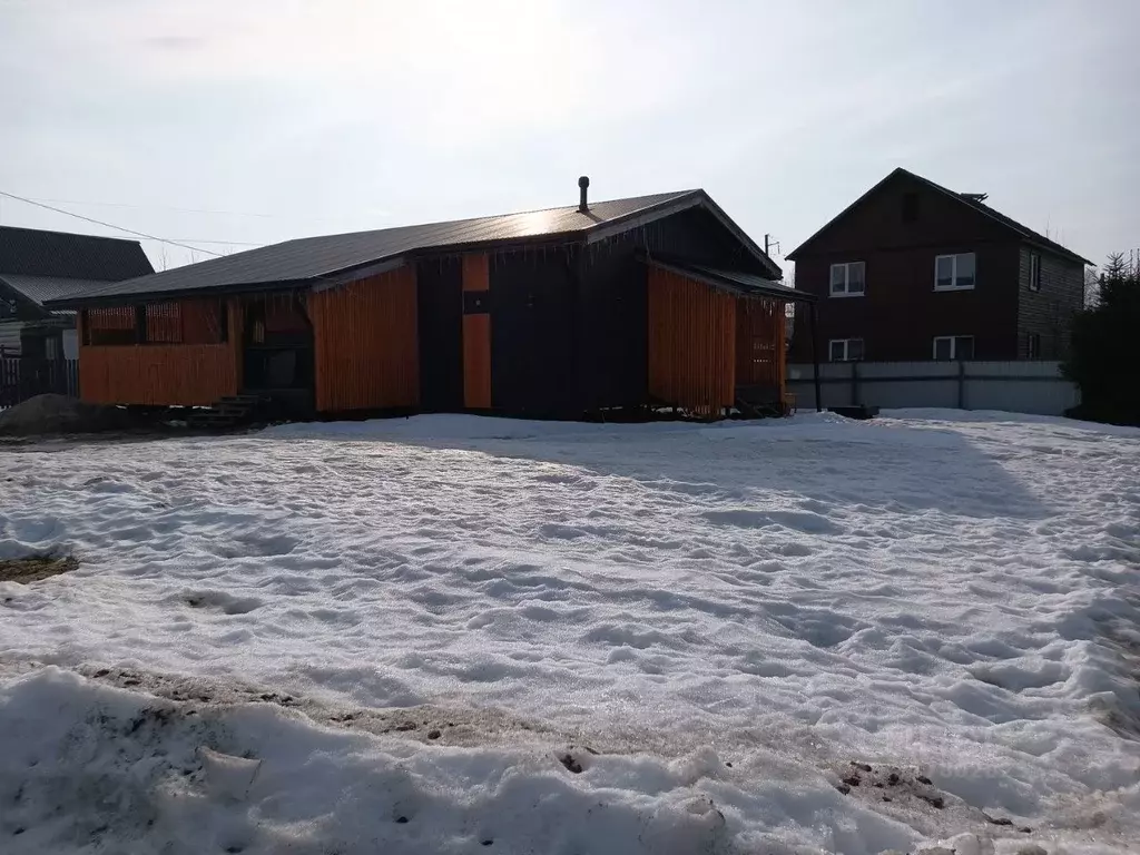 Дом в Ленинградская область, Кировское городское поселение, пос. ... - Фото 1