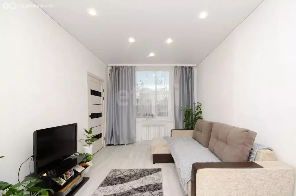 3-комнатная квартира: Ялуторовск, улица Чкалова, 1 (70 м) - Фото 2