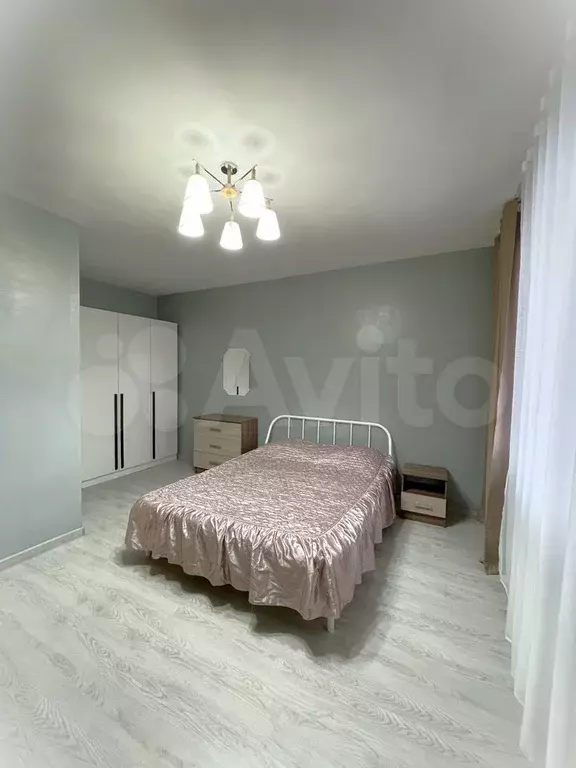 1-к. квартира, 40 м, 1/10 эт. - Фото 1