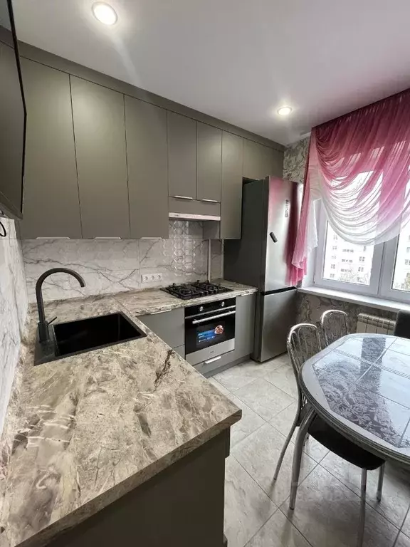 2-к кв. Омская область, Омск ул. Дианова, 17 (52.0 м) - Фото 1