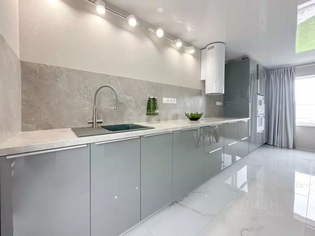 Дом в Псковская область, Псковский район, Логозовская волость, д. ... - Фото 1