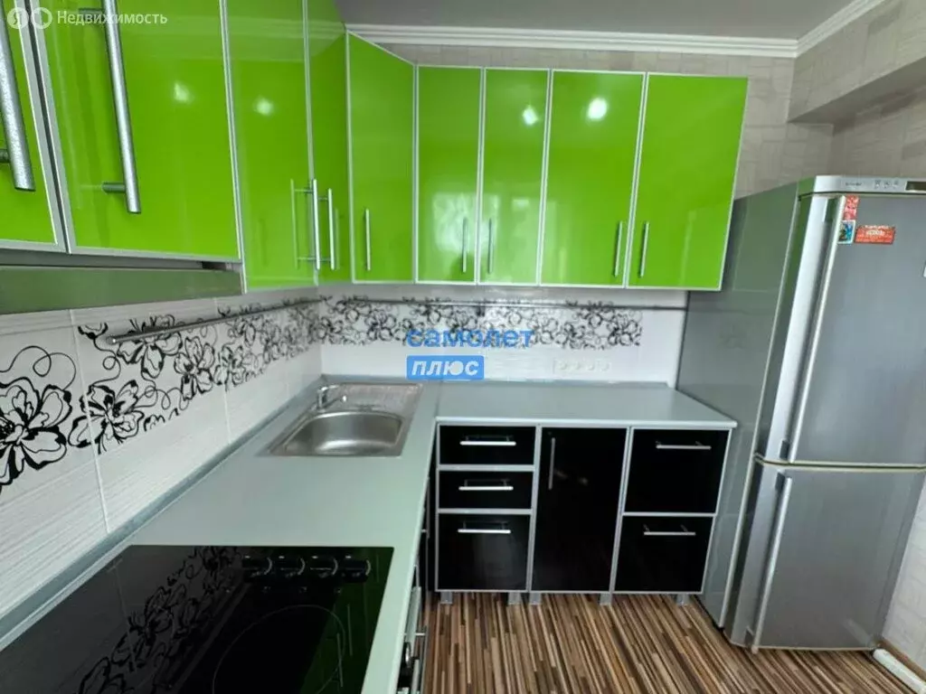 2-комнатная квартира: Бийск, улица Владимира Короленко, 37/2 (45 м) - Фото 1