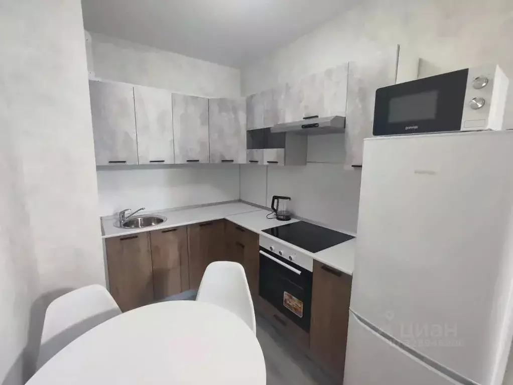 Студия Ханты-Мансийский АО, Нефтеюганск 17-й мкр, 3/2 (43.0 м) - Фото 1