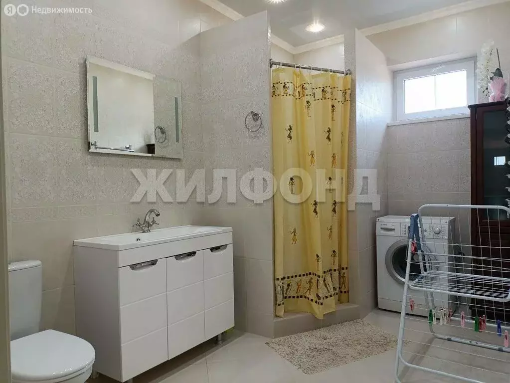 Дом в Новомихайловский, Продольная улица (246 м) - Фото 0