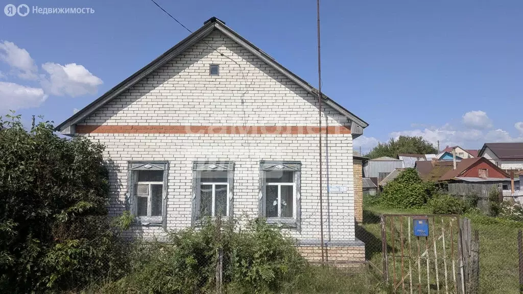Дом в Бессоновский район, село Ухтинка, Южная улица, 58 (97 м) - Фото 0