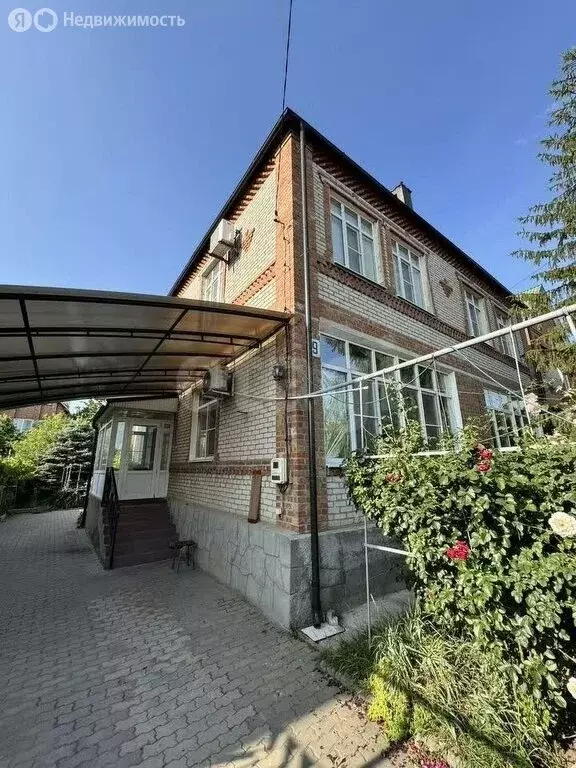 Дом в Батайск, улица Можайского (330 м) - Фото 0