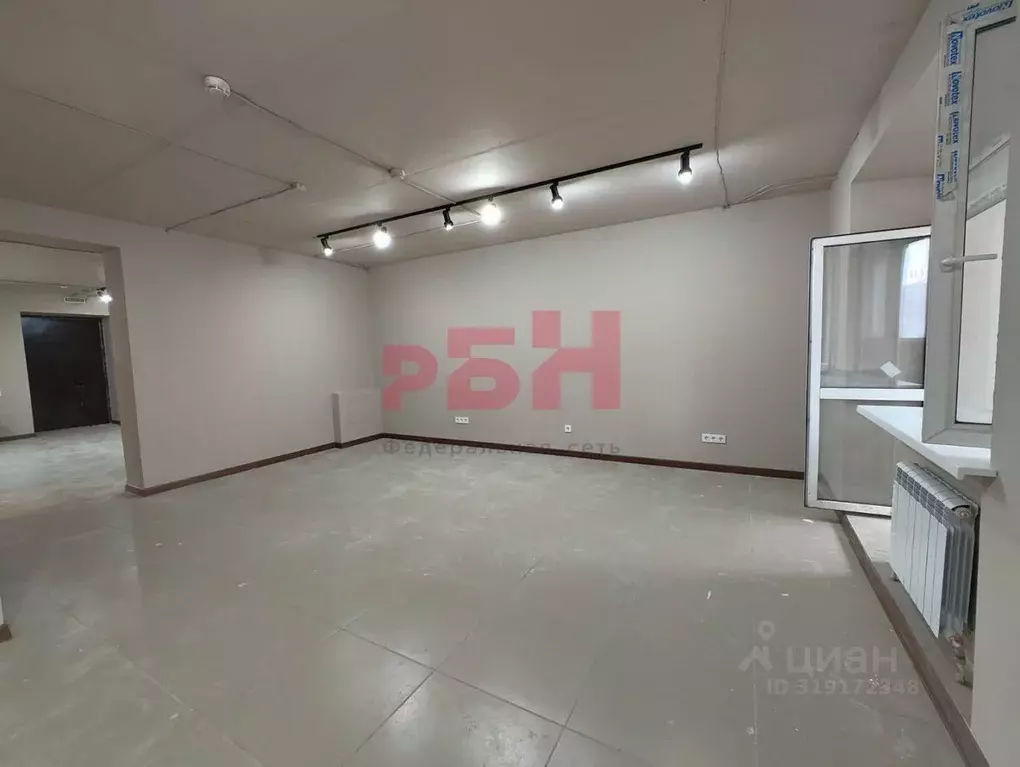 Торговая площадь в Тюменская область, Тюмень Смоленская ул., 46 (84 м) - Фото 1