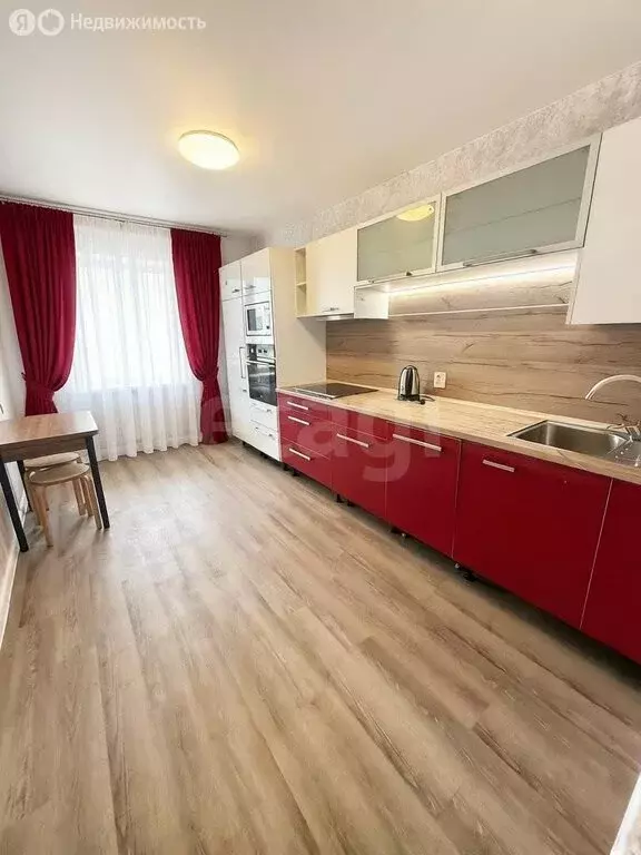 2-комнатная квартира: Тюмень, Уральская улица, 51 (64 м) - Фото 1