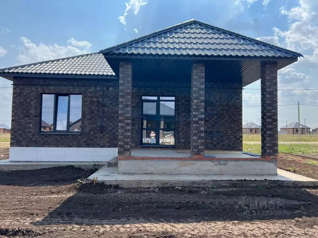 Дом в Оренбургская область, Оренбургский район, с. Благословенка, ... - Фото 1