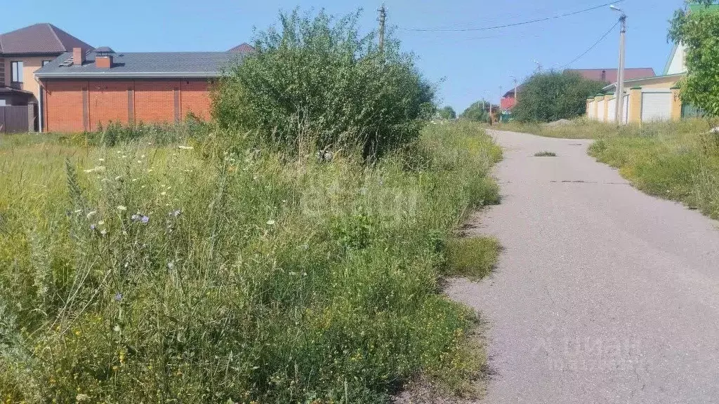 Участок в Белгородская область, Белгород пер. 2-й Бирюзовый, 3 (12.0 ... - Фото 0