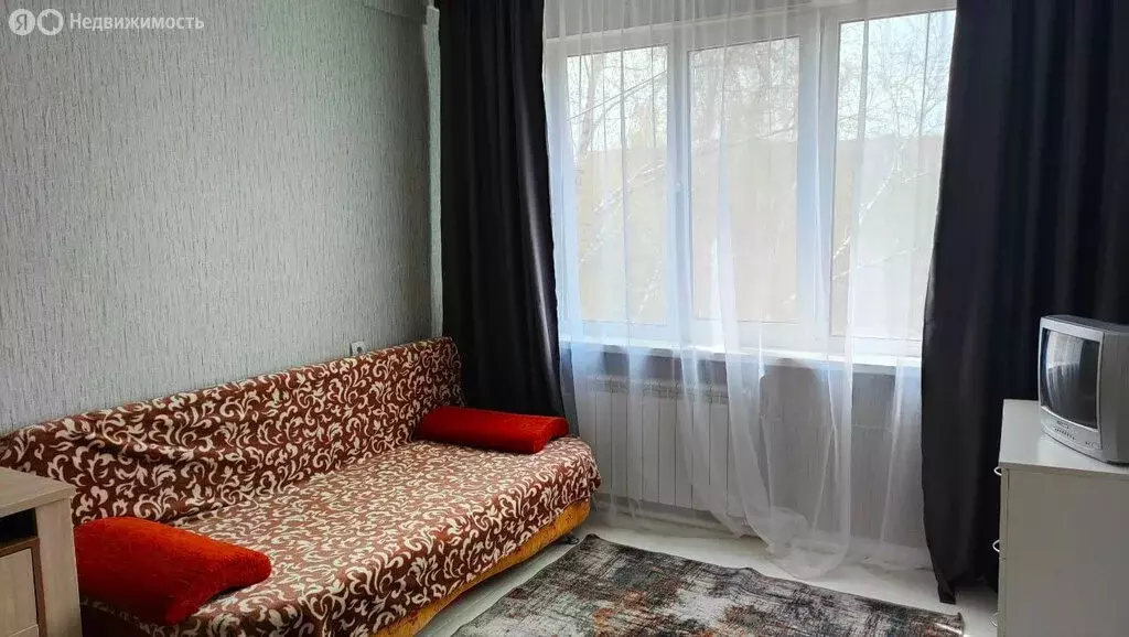3-комнатная квартира: Казань, улица Хусаина Мавлютова, 28 (59.3 м) - Фото 1