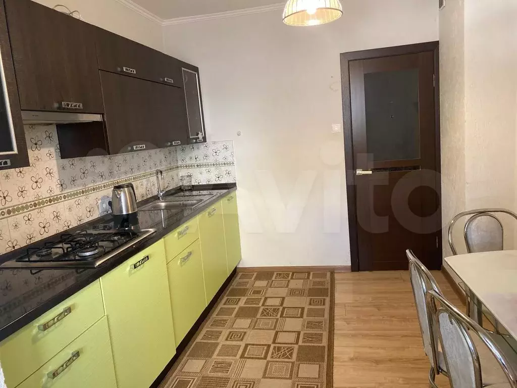 1-к. квартира, 38 м, 1/10 эт. - Фото 1