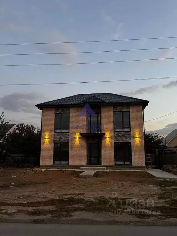 Дом в Ростовская область, Волгодонск ул. Шолохова (130 м) - Фото 1