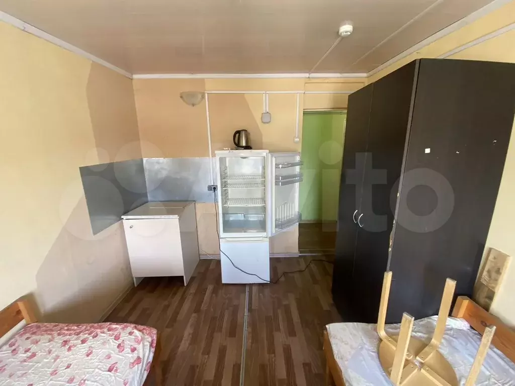 Комната 16 м в 6-к., 2/2 эт. - Фото 0