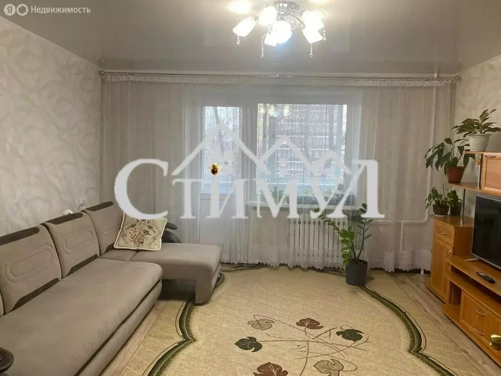 3-комнатная квартира: Черногорск, улица Калинина, 4А (64 м) - Фото 0
