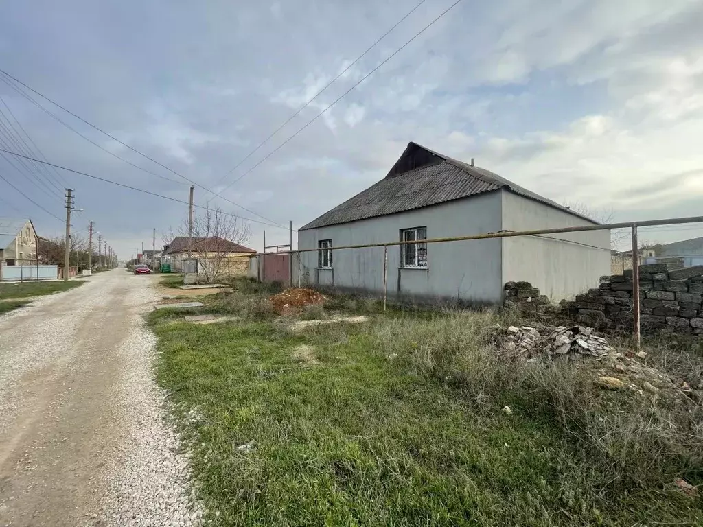 Дом в Крым, Евпатория Исмаил-Бей мкр, ул. Аблямит Аджи, 89 (150 м) - Фото 1