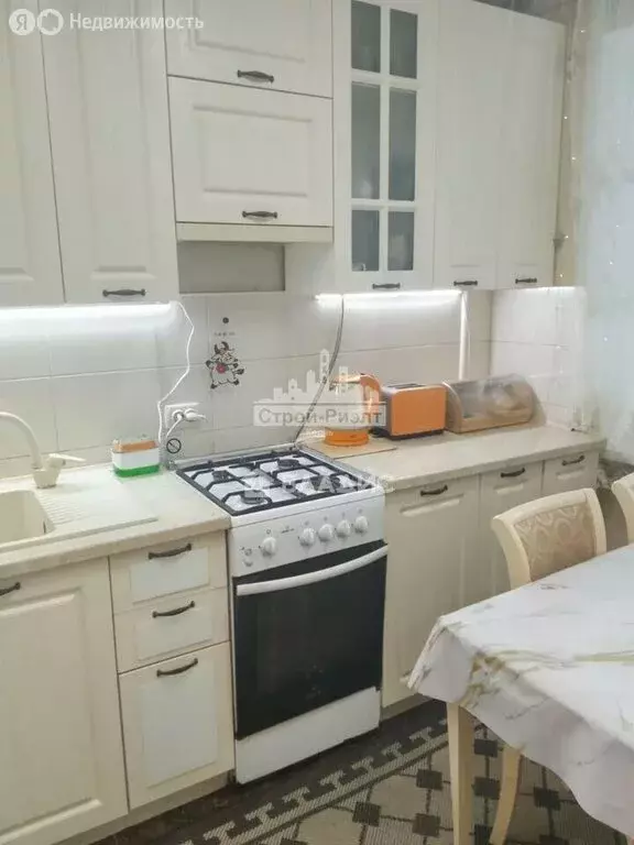 3-комнатная квартира: Керчь, улица Островского, 115 (59.2 м) - Фото 1