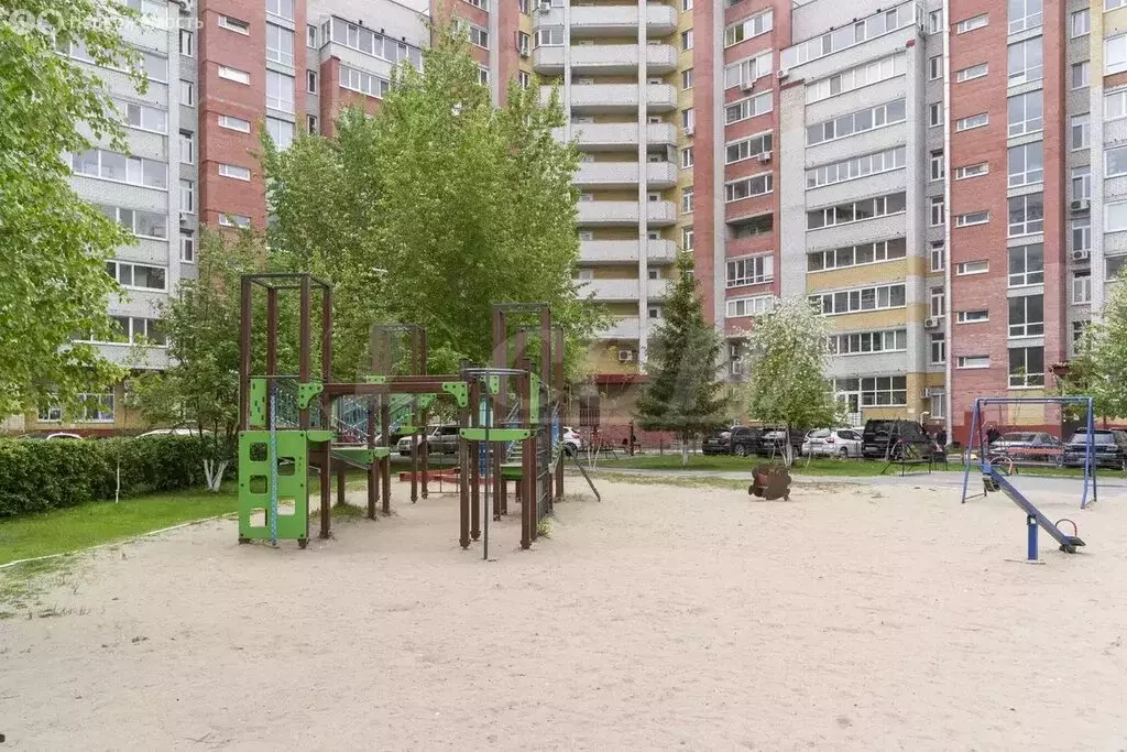 3-комнатная квартира: Тюмень, улица Василия Гольцова, 10 (75 м) - Фото 0