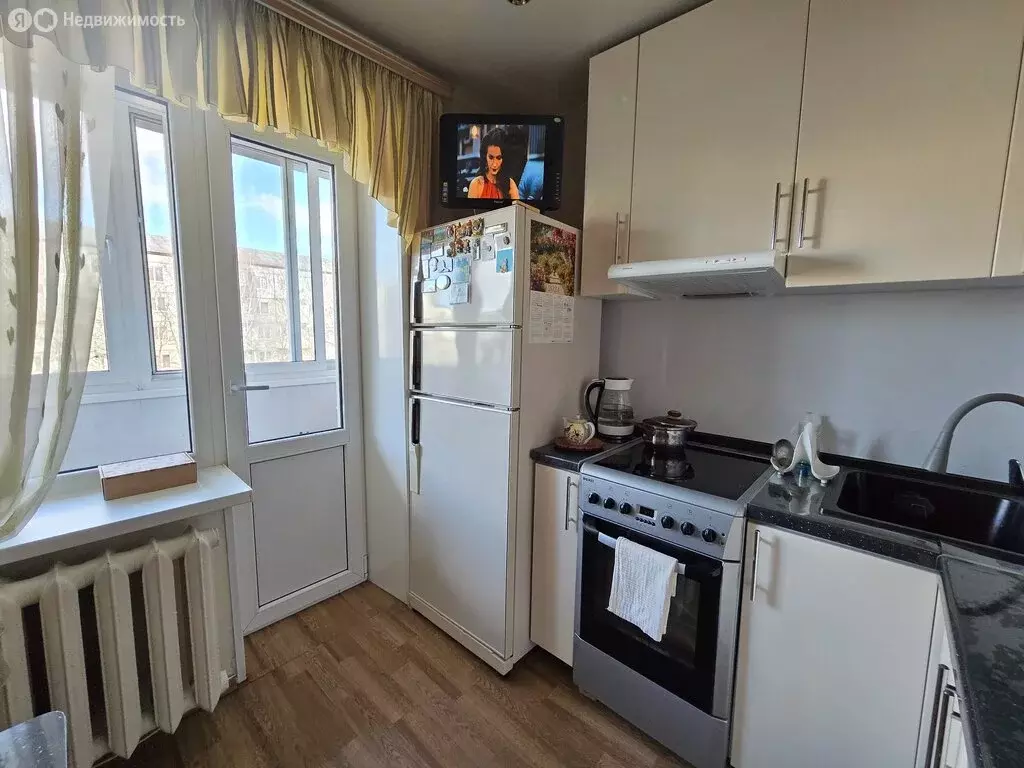 2-комнатная квартира: Партизанск, Центральная улица, 17 (43 м) - Фото 1
