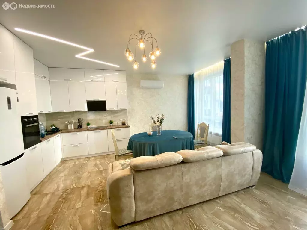 3-комнатная квартира: Симферополь, улица Воровского, 24А (77 м) - Фото 1