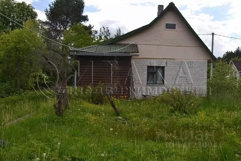 Дом в Ленинградская область, Лужский район, Толмачевское городское ... - Фото 1