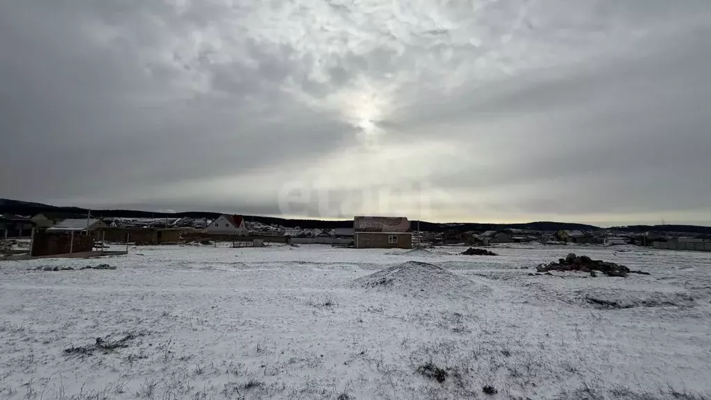 Участок в Крым, Симферопольский район, Трудовское с/пос, с. ... - Фото 1