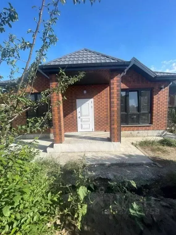 Дом в Краснодарский край, Темрюк Краснодарская ул., 151 (105 м) - Фото 1