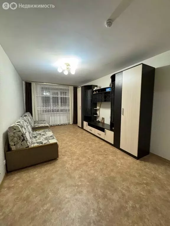 2-комнатная квартира: Зеленодольск, улица Тиховнина, 1 (60 м) - Фото 1